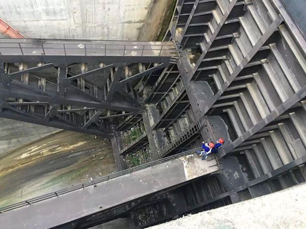 闸门水封更换、改造施工
